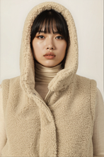 Load image into Gallery viewer, Lucinda Puffer Vest D83103W