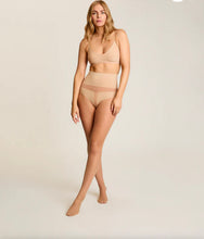 Load image into Gallery viewer, The Essential Sheer Tights HK10T01