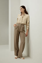 Load image into Gallery viewer, Graceful Button Up Silk Blouse 91T5052