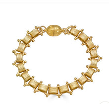 Load image into Gallery viewer, Matte Gold Book Chain Bracelet