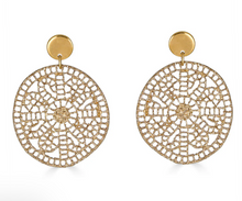 Load image into Gallery viewer, Round Gold Lace Earring