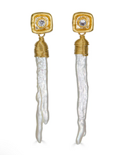 Load image into Gallery viewer, Pearl Stick Earring