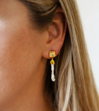 Load image into Gallery viewer, Pearl Stick Earring