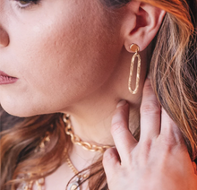 Load image into Gallery viewer, Matte Gold Swirl Earrings