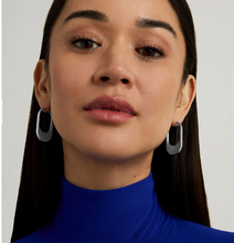 Load image into Gallery viewer, Crosby Hinged Hoops 1063