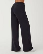 Load image into Gallery viewer, AirEssentials Wide Leg Pant 50239R