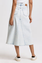 Load image into Gallery viewer, Venus Mid Length Denim DKM82A330NWY