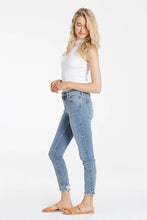 Load image into Gallery viewer, Dear John Aiden High Rise Girlfriend Jean