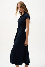 Load image into Gallery viewer, Woven Seersucker Fit &amp; Flare 262026

