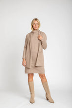Load image into Gallery viewer, Burgess Travel Coat;
