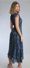 Load image into Gallery viewer, Barnpace Dress D3371
