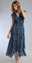 Load image into Gallery viewer, Barnpace Dress D3371
