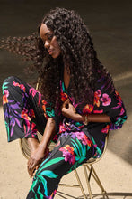 Load image into Gallery viewer, Georgette Tropical Print Boxy Top 251127
