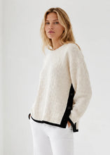 Load image into Gallery viewer, Clover Sweater RO-1251
