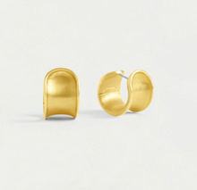 Load image into Gallery viewer, Sol Huggie Hoops 970
