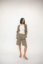 Load image into Gallery viewer, Walking Short 124A
