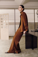Load image into Gallery viewer, Minimalist Silk Crêpe Pant 5273
