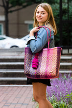 Load image into Gallery viewer, Portia Playera Tote
