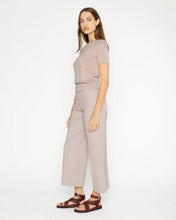 Load image into Gallery viewer, Fitted T-Shirt 1150
