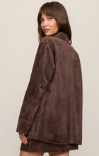 Load image into Gallery viewer, Decker Suede Chore Coat ZJ253341
